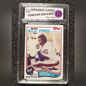 Lawerence Taylor Giants HOF Football Rookie Card Graded 10 Gem Mint Condition